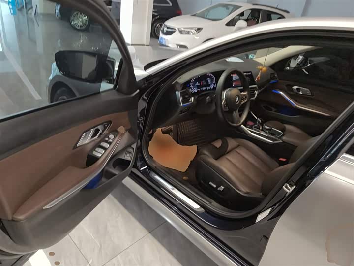 Фото 16 - BMW 3 Series