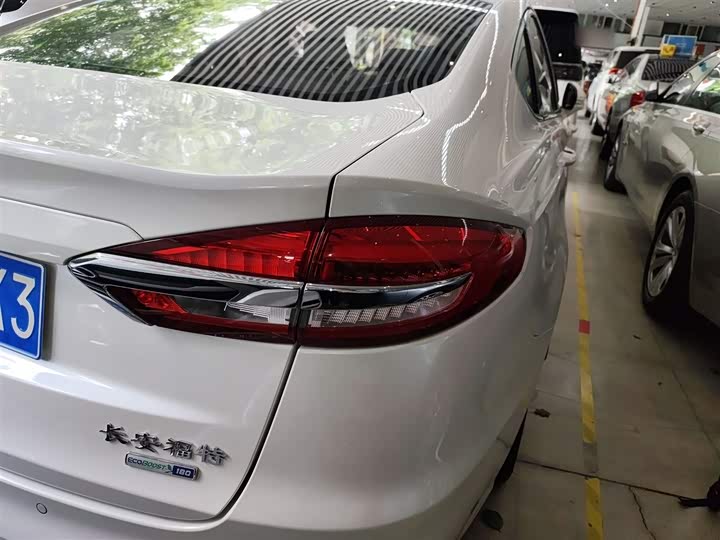 Фото 8 - Ford Mondeo