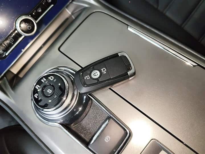 Фото 9 - Ford Mondeo