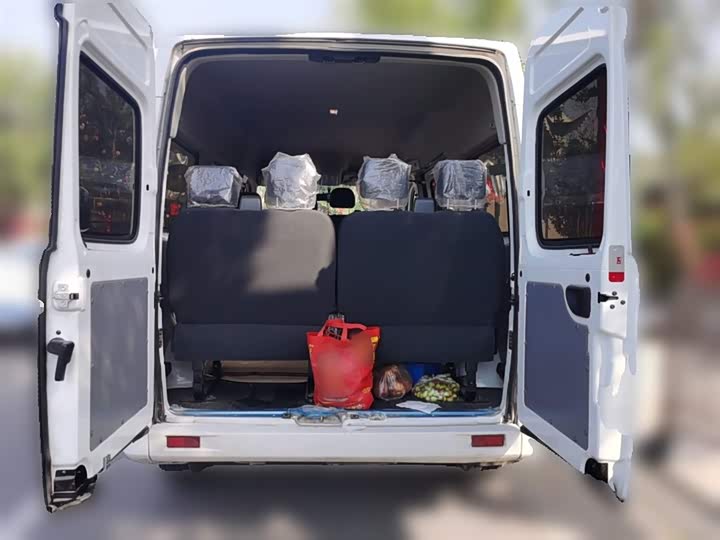 Фото 10 - Maxus V80