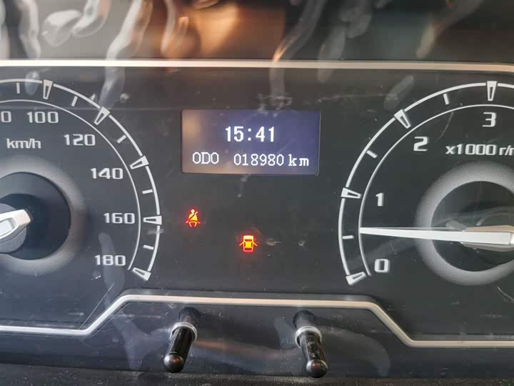 Фото 5 - Maxus V80