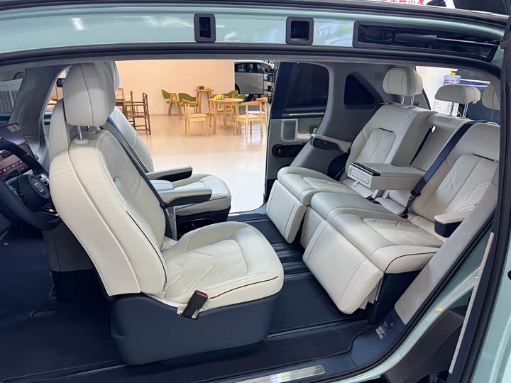 Фото 8 - Zeekr Mix