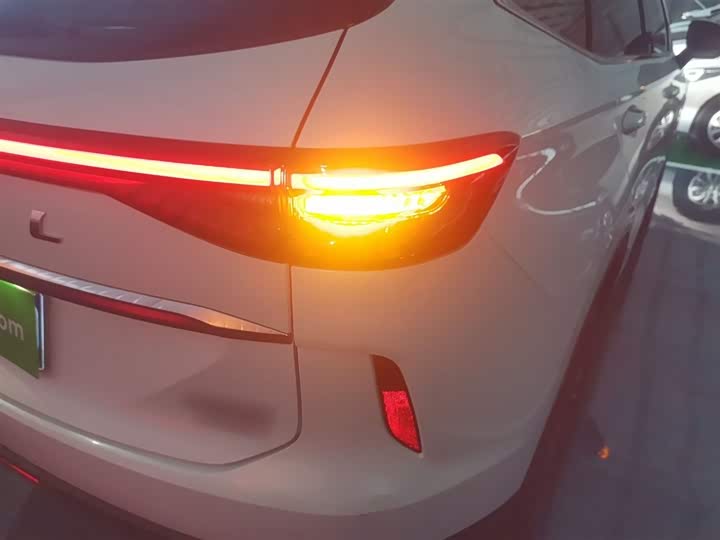 Фото 8 - Haval H6