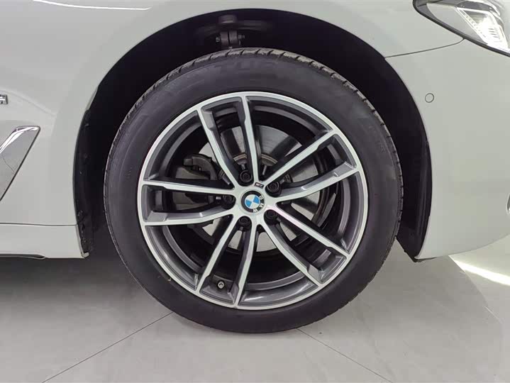 Фото 6 - BMW 5 Series