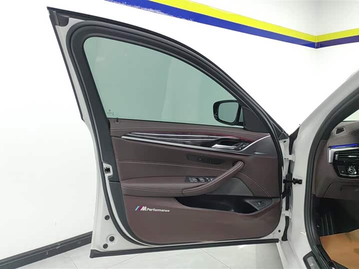 Фото 7 - BMW 5 Series