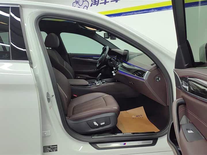 Фото 8 - BMW 5 Series