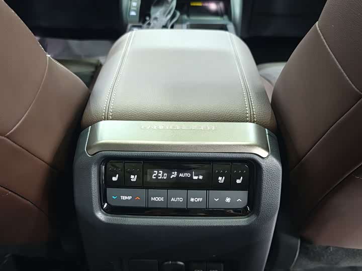 Фото 13 - Toyota Prado