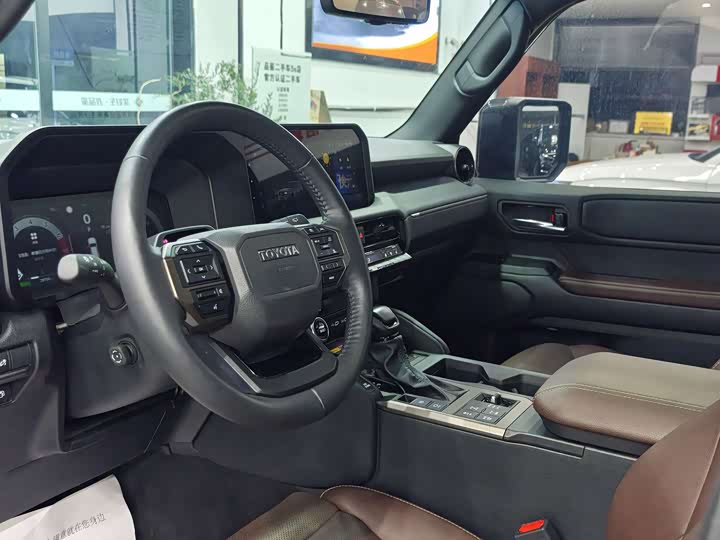 Фото 9 - Toyota Prado