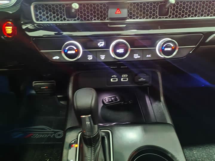 Фото 13 - Honda Civic