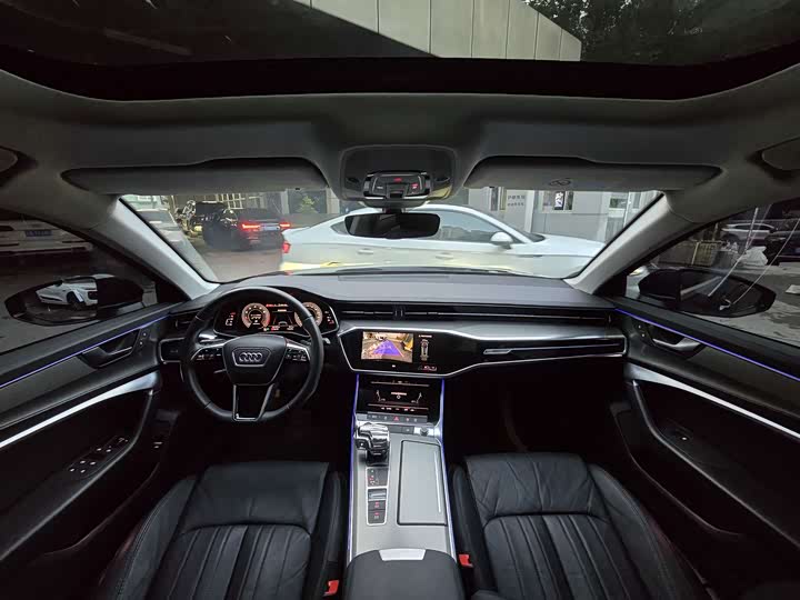 Фото 13 - Audi A6L