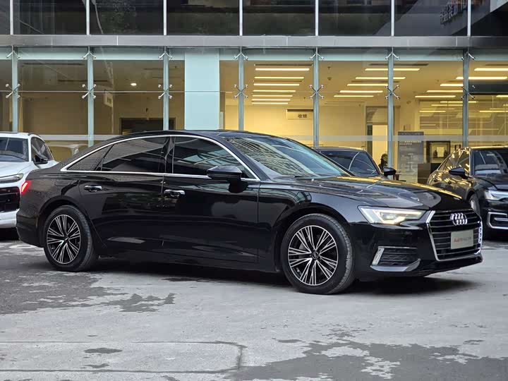 Фото 4 - Audi A6L