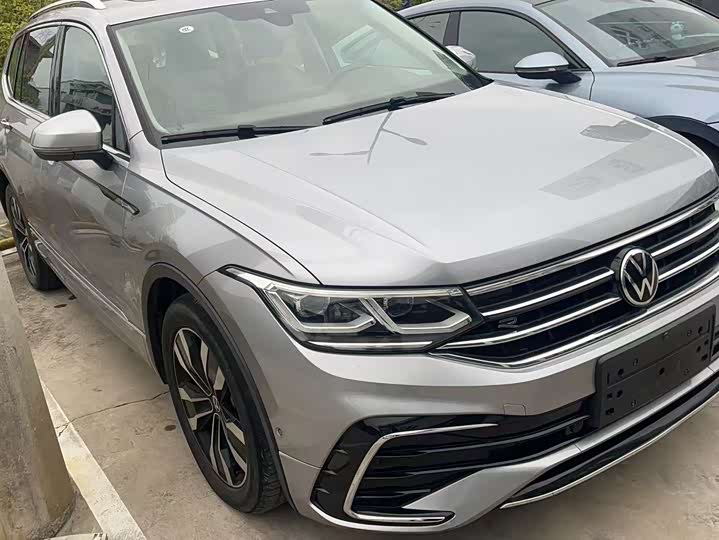 Фото 3 - Volkswagen Tiguan L Pro
