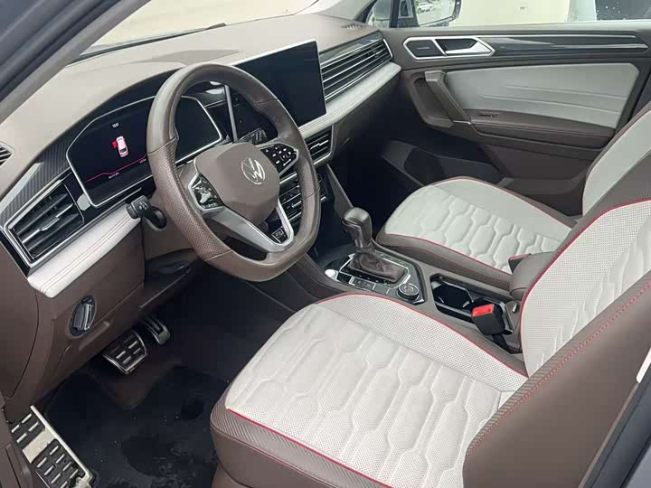 Фото 6 - Volkswagen Tiguan L Pro