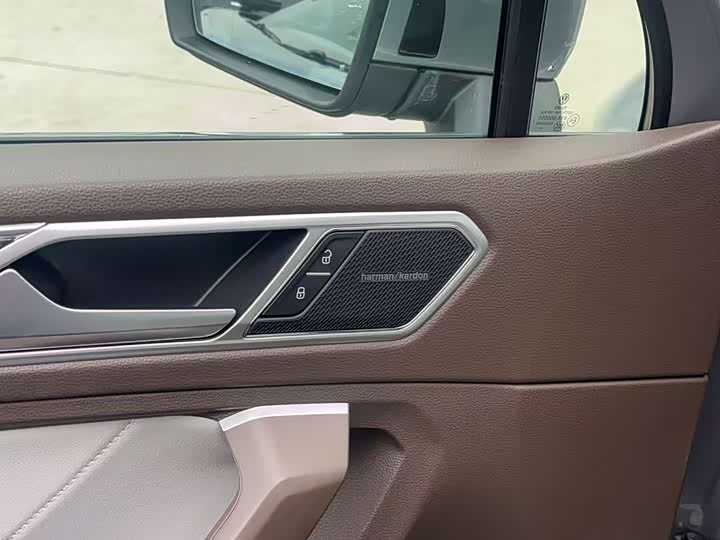 Фото 9 - Volkswagen Tiguan L Pro