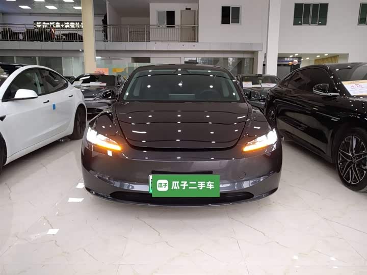 Фото 3 - Tesla Model 3