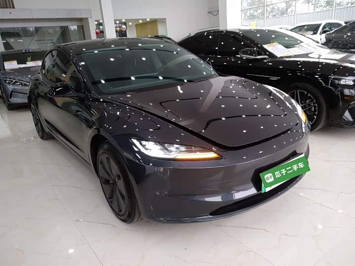 Фото 4 - Tesla Model 3