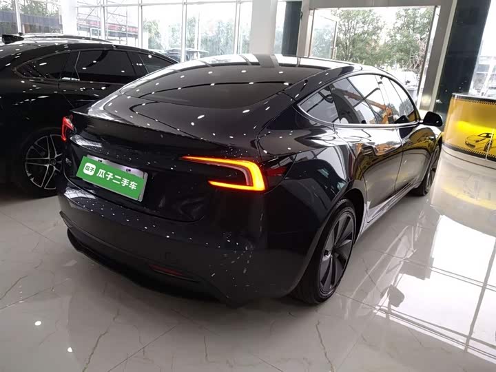 Фото 7 - Tesla Model 3