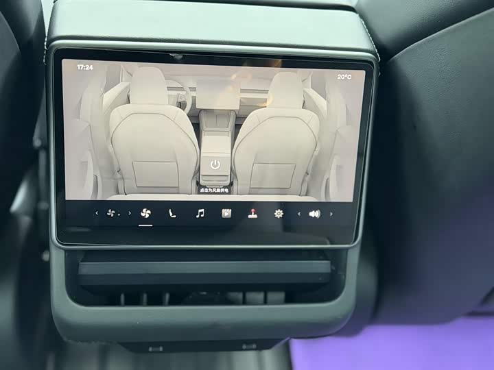 Фото 6 - Tesla Model 3