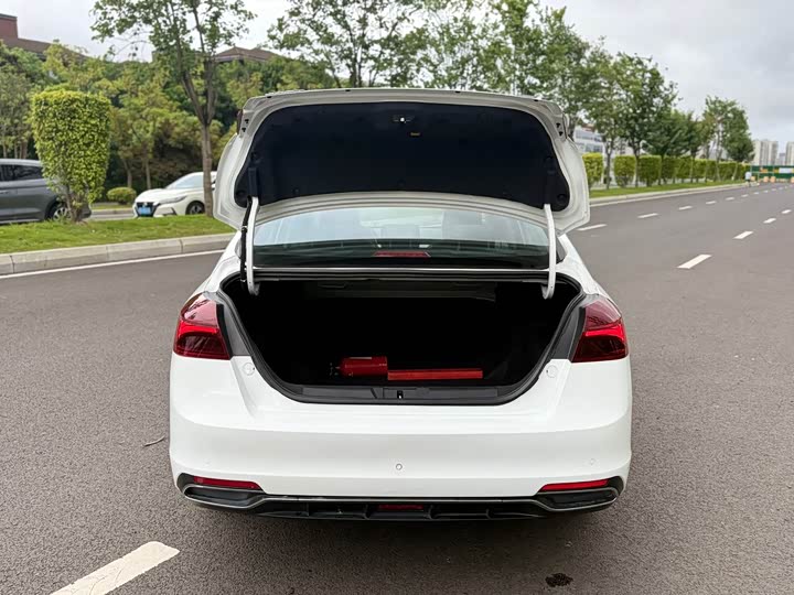 Фото 11 - Geely Emgrand