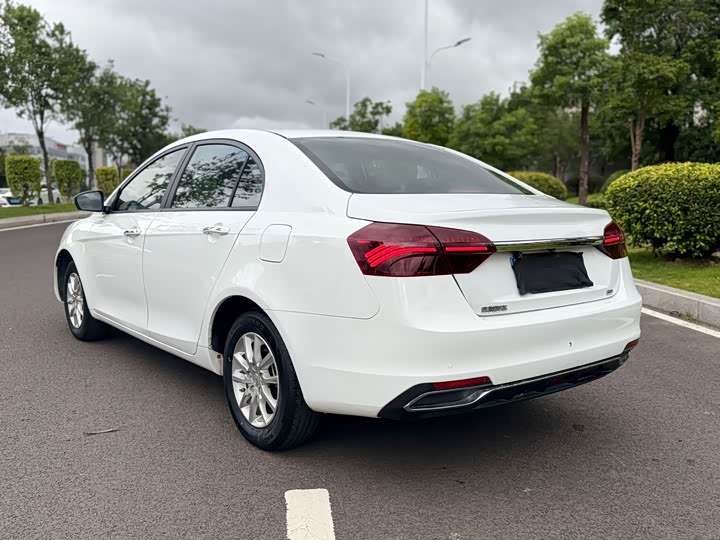 Фото 6 - Geely Emgrand