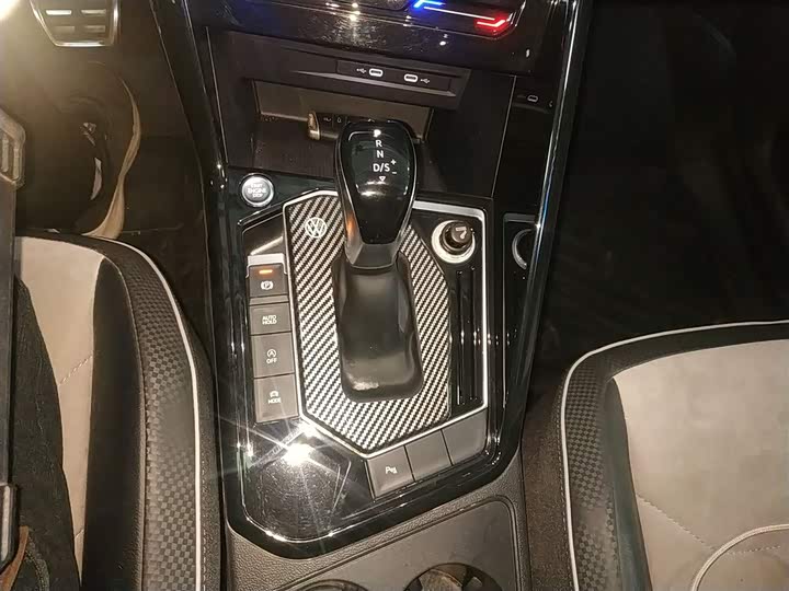 Фото 14 - Volkswagen Tayron X