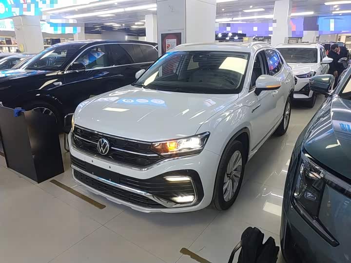 Фото 2 - Volkswagen Tayron X