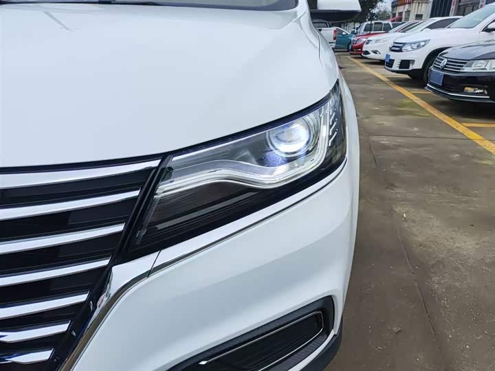 Фото 7 - Roewe RX5