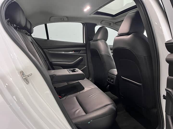 Фото 8 - Mazda 3 (Axela)