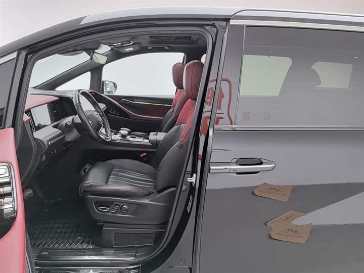 Фото 10 - GAC Trumpchi M8