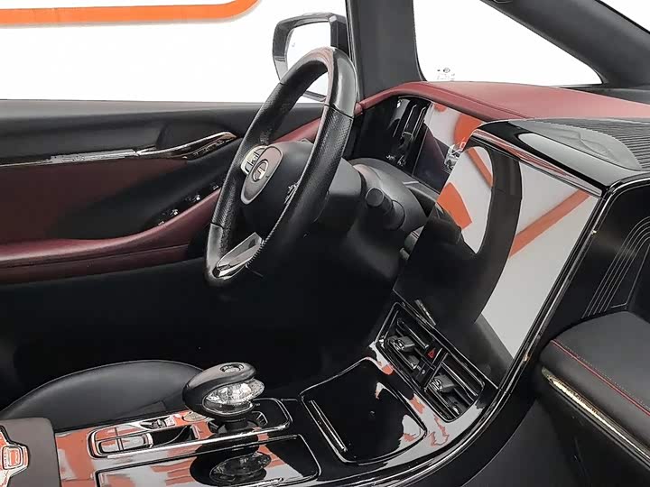 Фото 22 - GAC Trumpchi M8