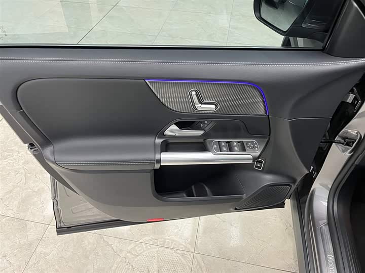 Фото 11 - Mercedes-Benz GLA-Class