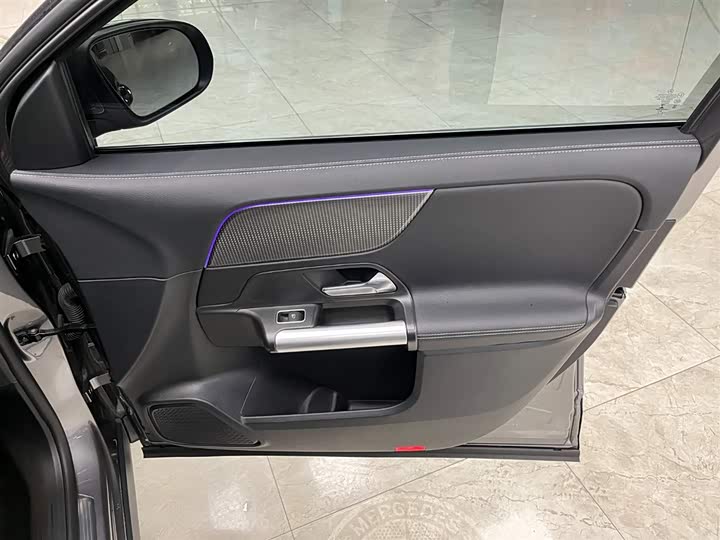 Фото 13 - Mercedes-Benz GLA-Class