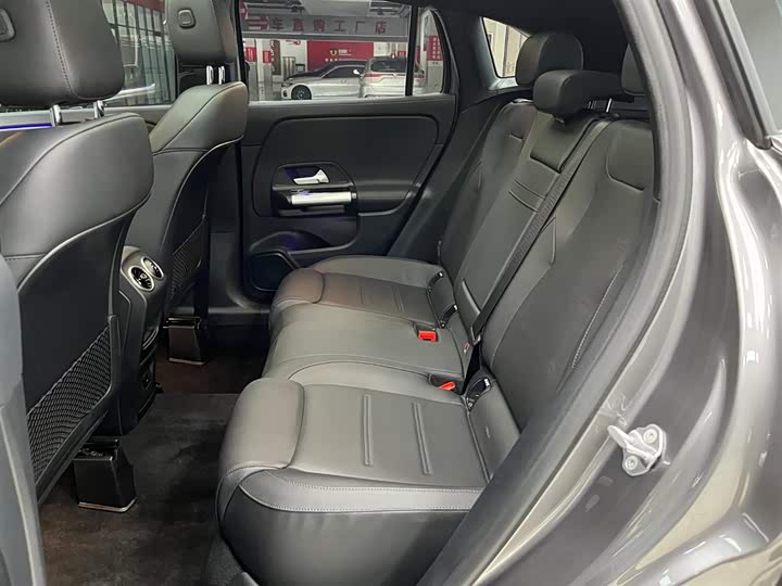 Фото 15 - Mercedes-Benz GLA-Class