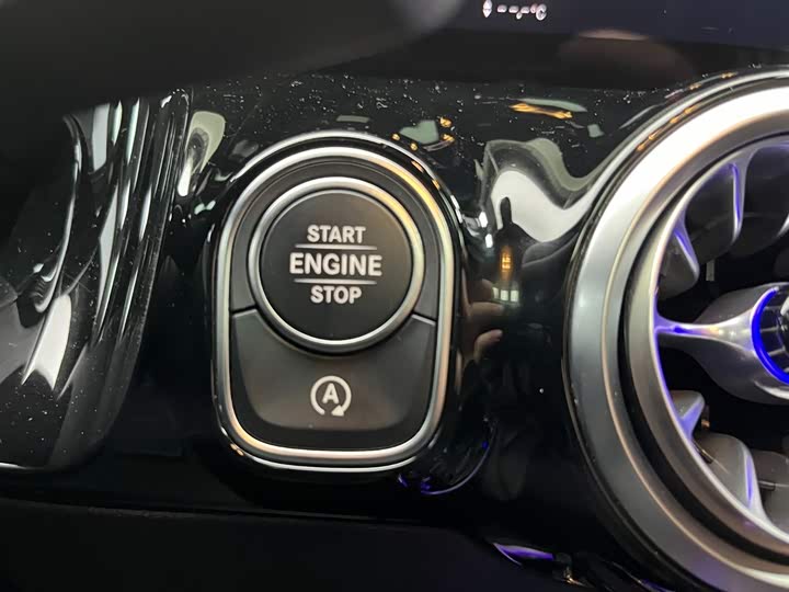 Фото 4 - Mercedes-Benz GLA-Class