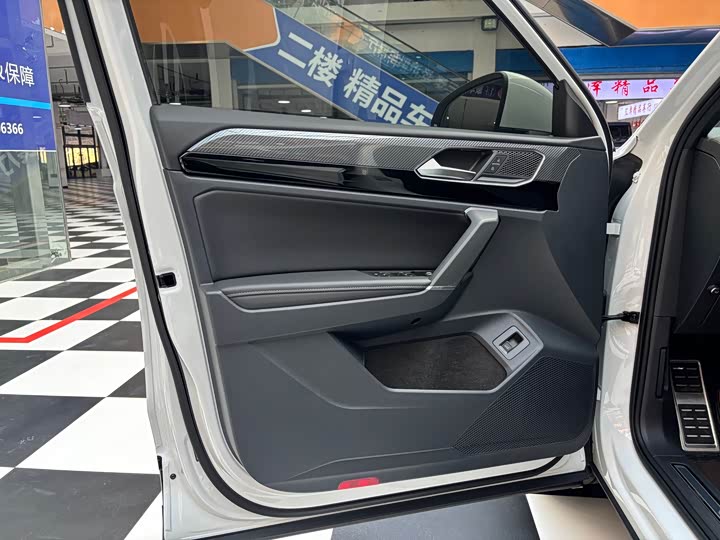 Фото 10 - Volkswagen Tayron