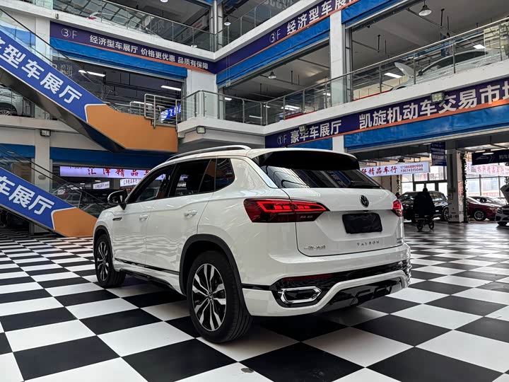 Фото 16 - Volkswagen Tayron