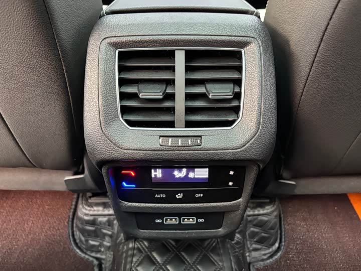 Фото 8 - Volkswagen Tayron