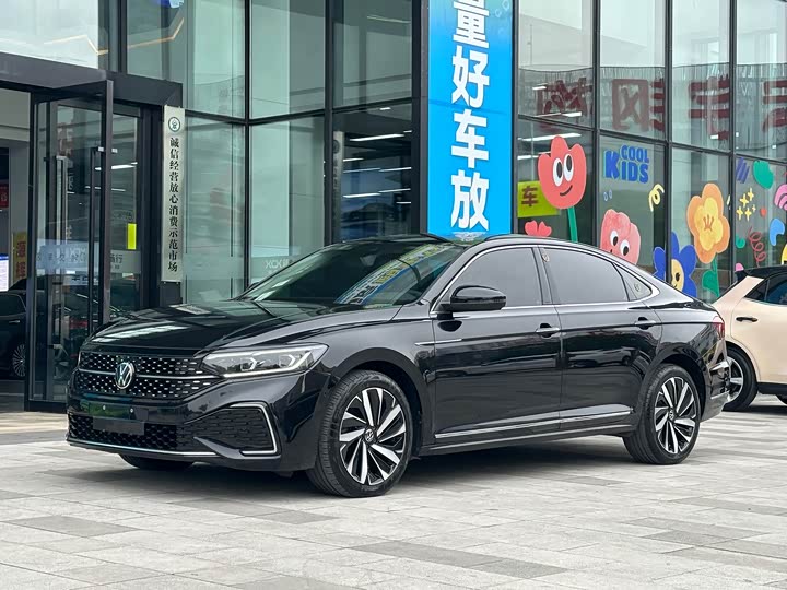 Фото 1 - Volkswagen Passat