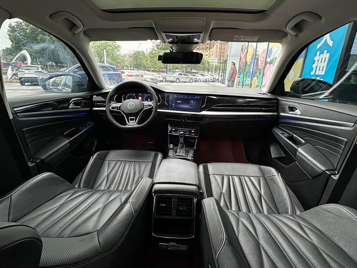 Фото 14 - Volkswagen Passat