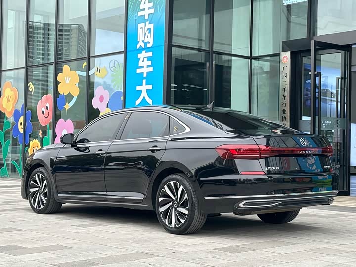 Фото 3 - Volkswagen Passat