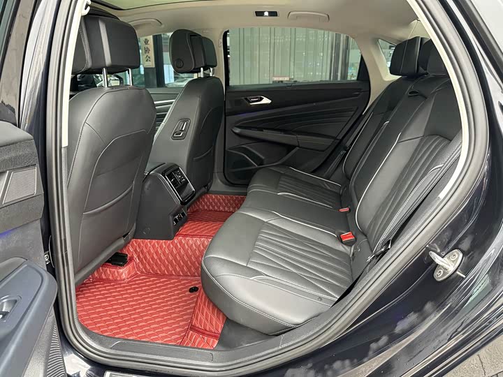 Фото 5 - Volkswagen Passat