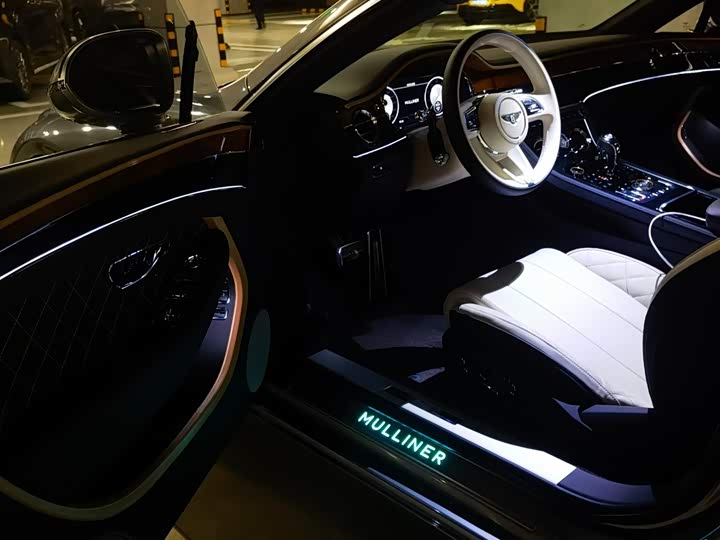 Фото 10 - Bentley Continental GT