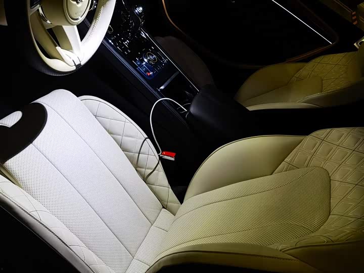 Фото 14 - Bentley Continental GT