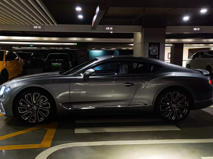 Фото 3 - Bentley Continental GT