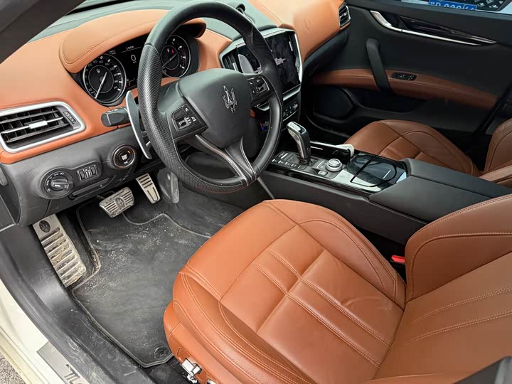 Фото 4 - Maserati Ghibli