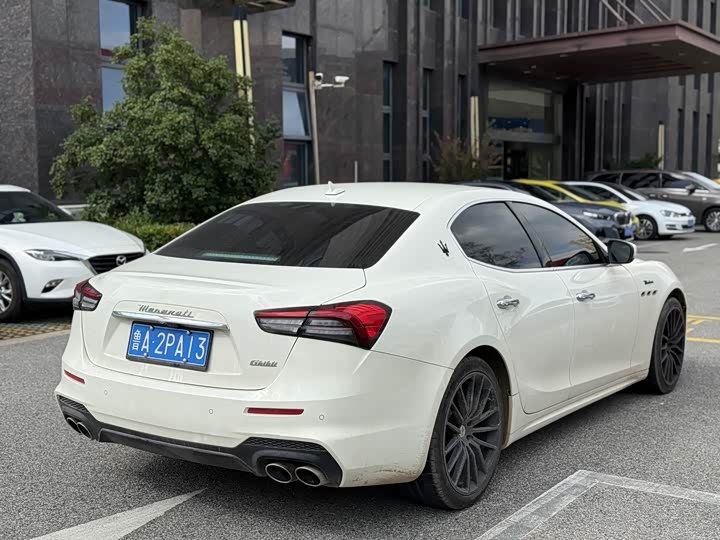 Фото 9 - Maserati Ghibli