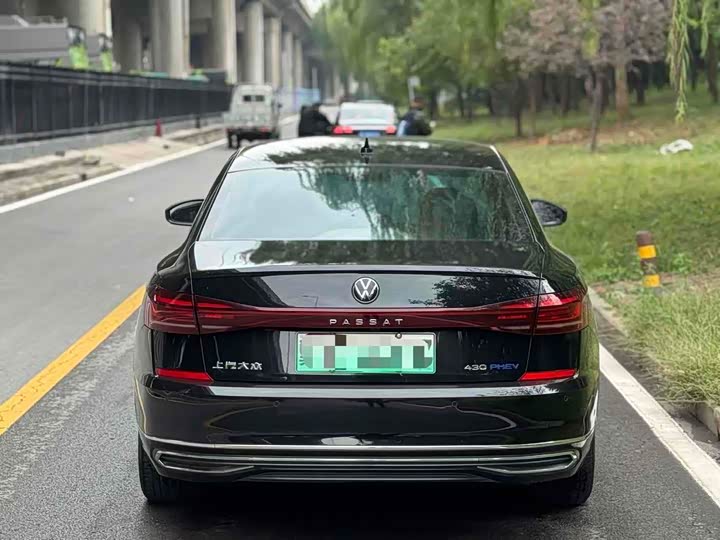 Фото 5 - Volkswagen Passat Hybrid