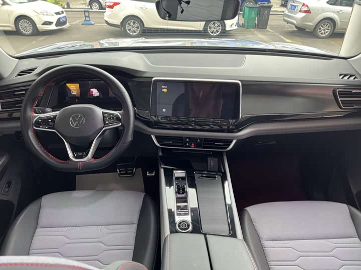 Фото 10 - Volkswagen Teramont X