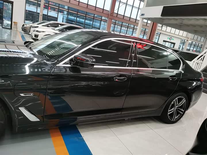 Фото 5 - BMW 5 Series Hybrid