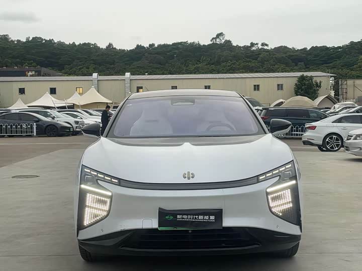 Фото 2 - HiPhi X